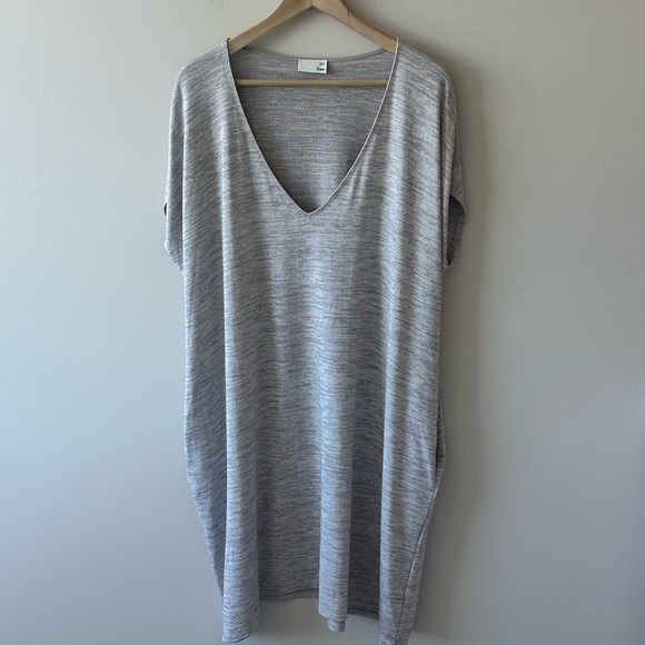 Aritzia Wilfred Free Shapeless Shift Dress - Picture 1 of 4